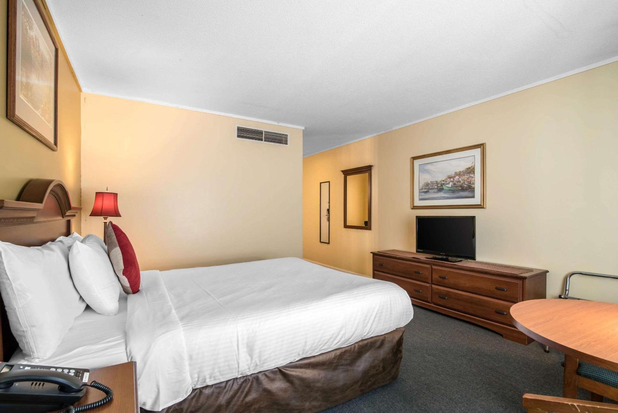 Tiltonlodge Inn & Suites מראה חיצוני תמונה