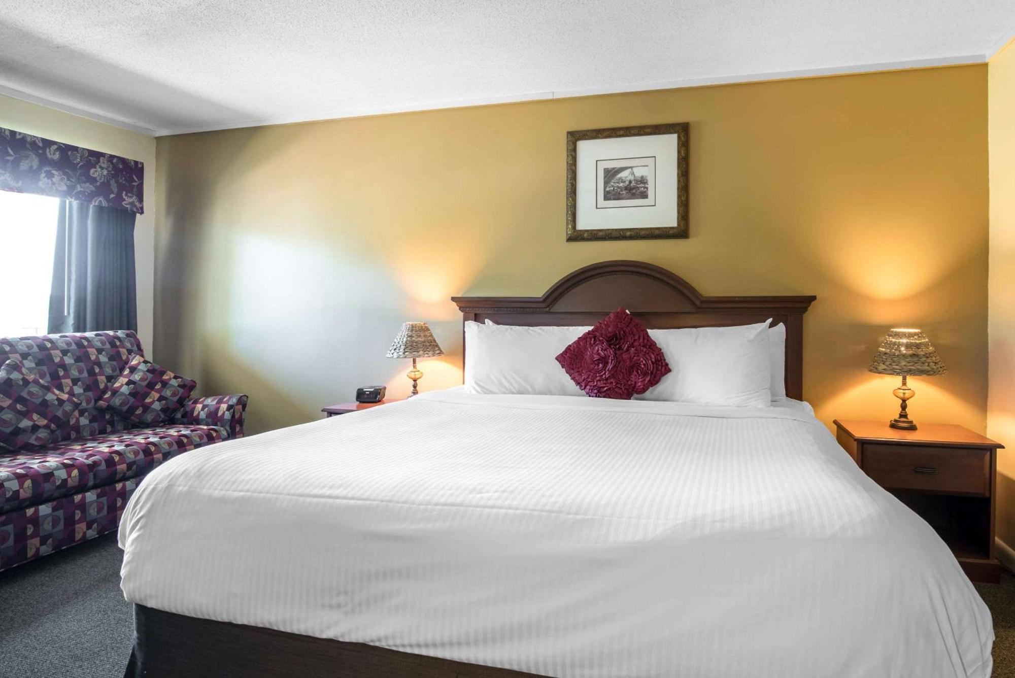 Tiltonlodge Inn & Suites מראה חיצוני תמונה