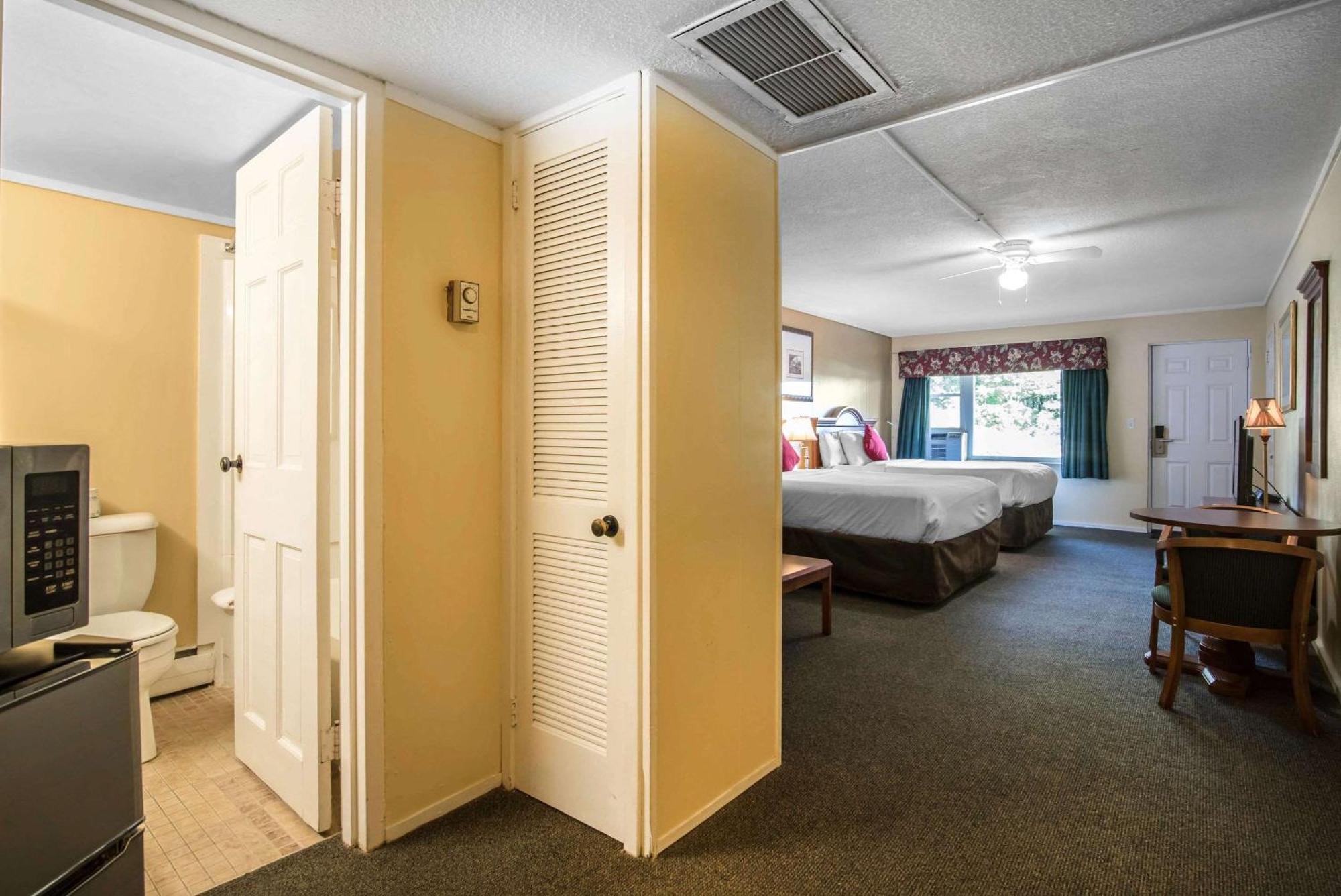Tiltonlodge Inn & Suites מראה חיצוני תמונה