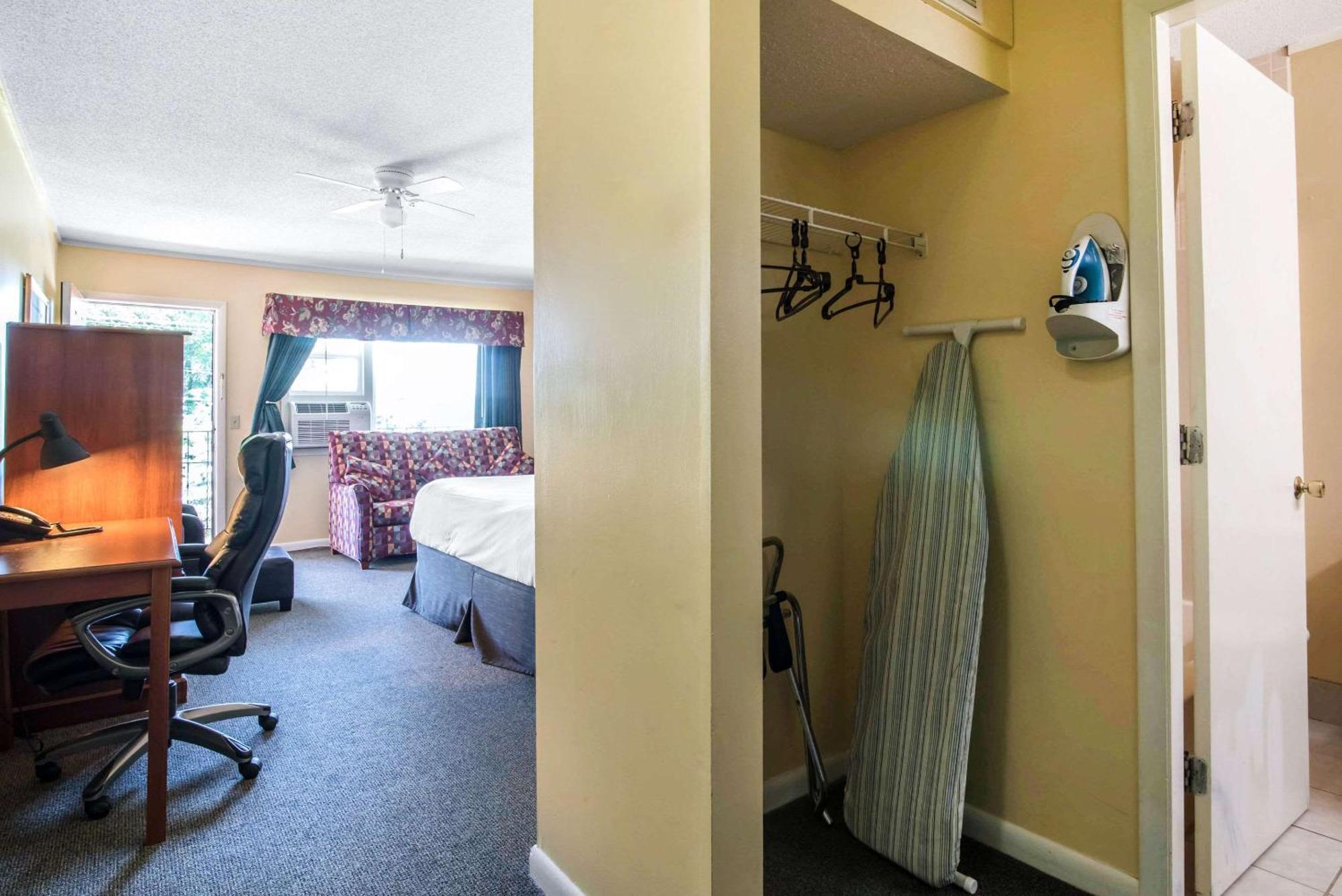 Tiltonlodge Inn & Suites מראה חיצוני תמונה