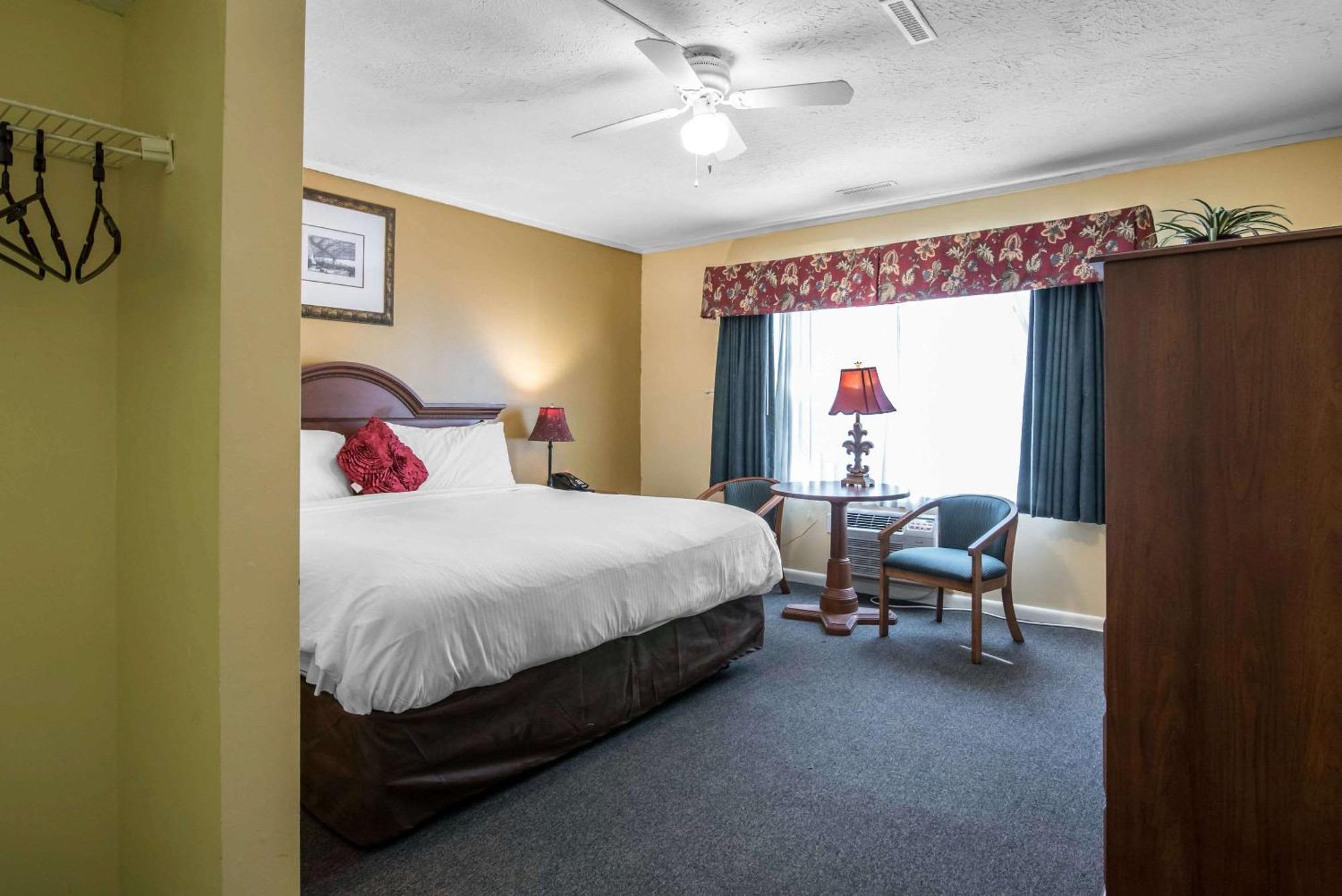 Tiltonlodge Inn & Suites מראה חיצוני תמונה