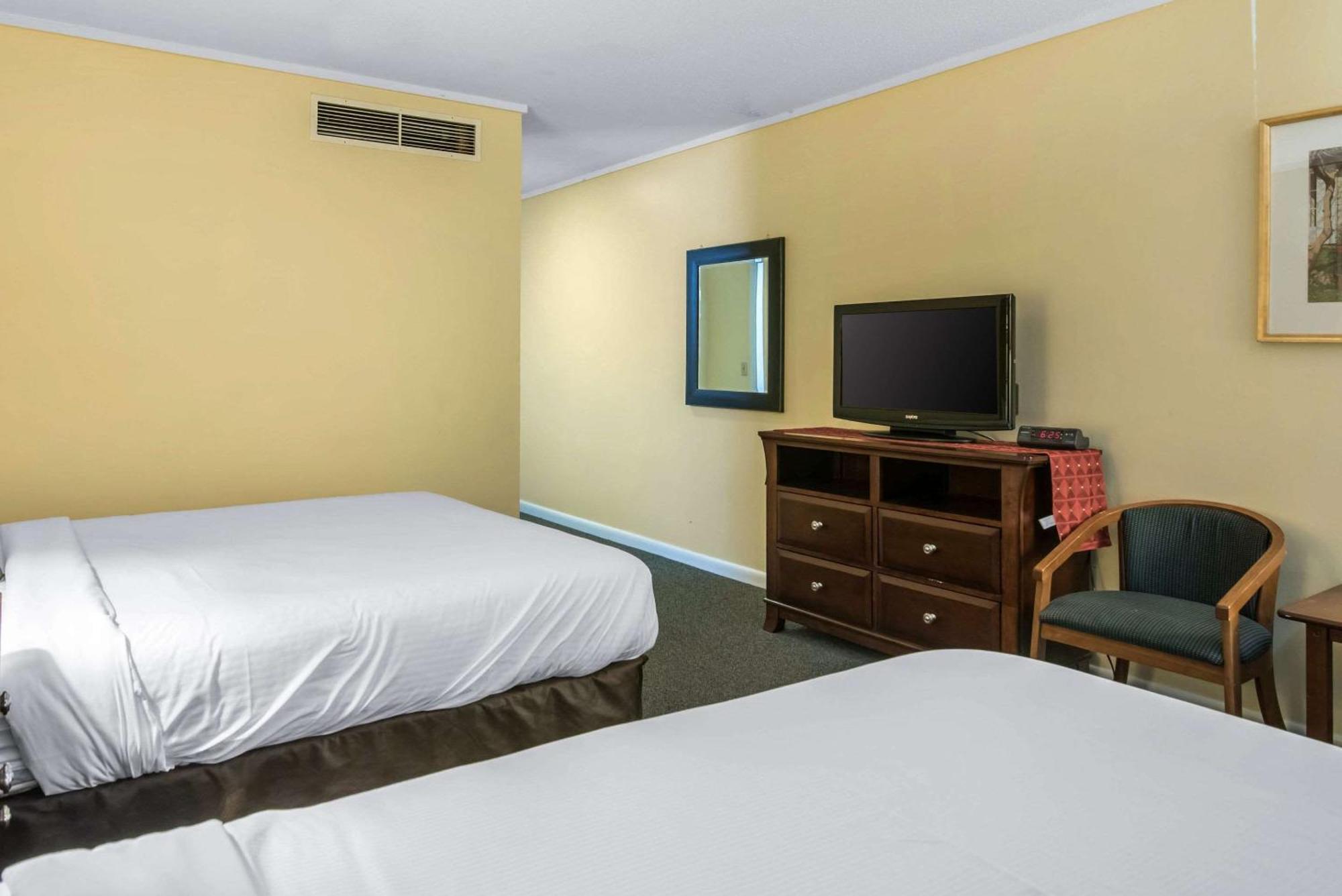Tiltonlodge Inn & Suites מראה חיצוני תמונה