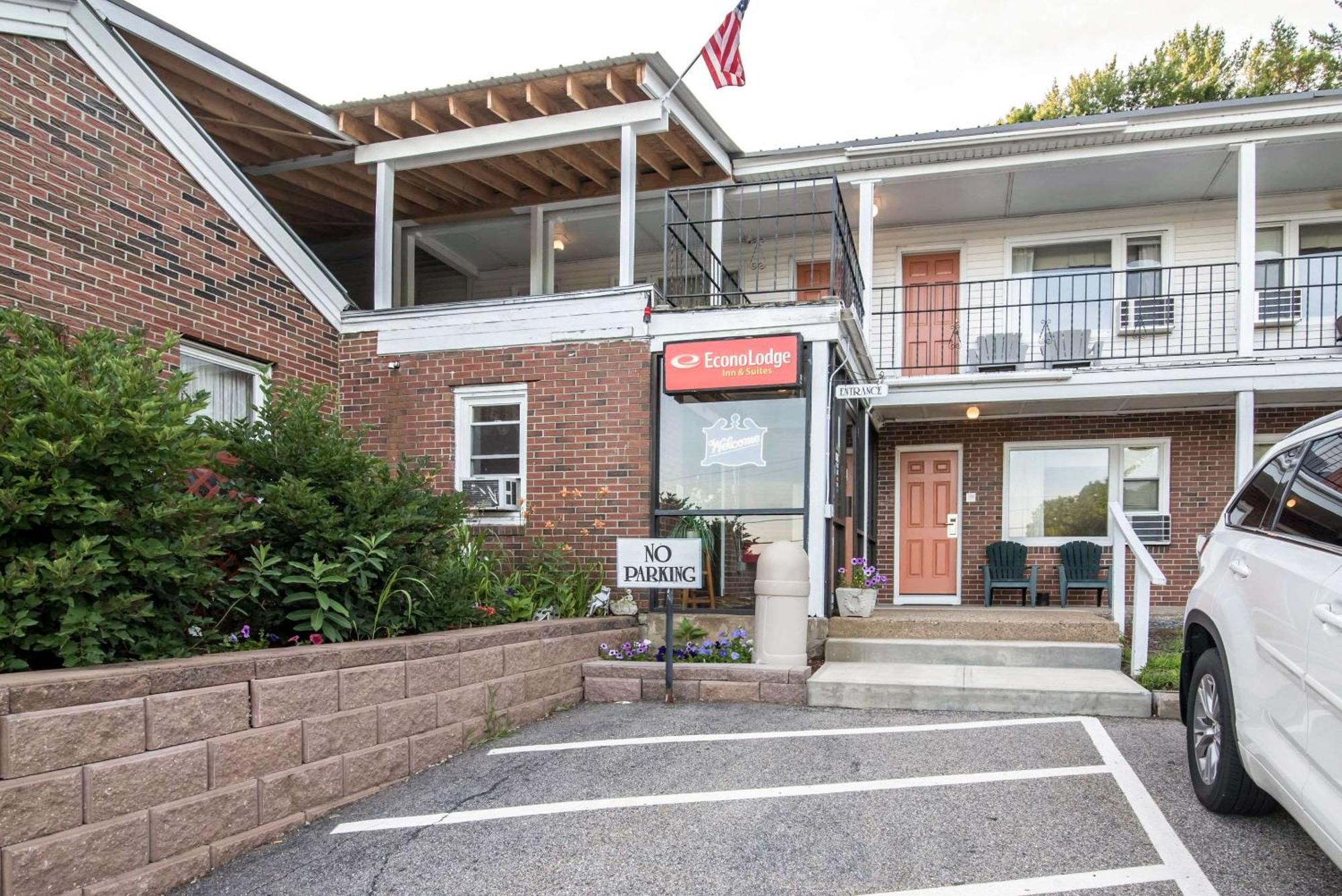 Tiltonlodge Inn & Suites מראה חיצוני תמונה